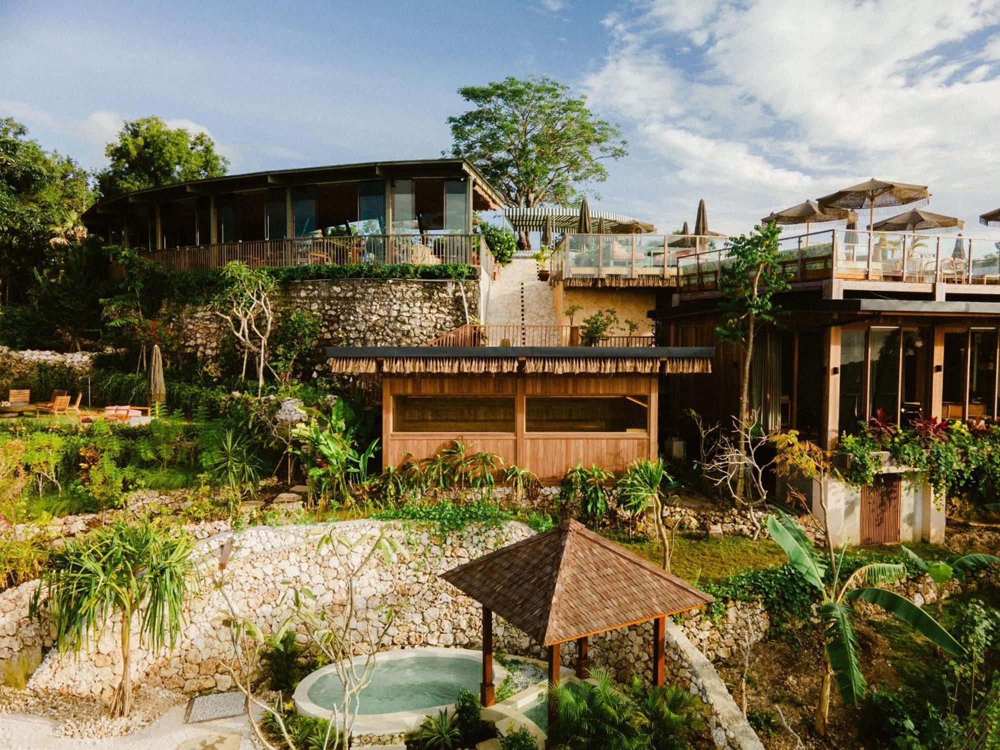 Gruen Resort Uluwatu Exterior photo